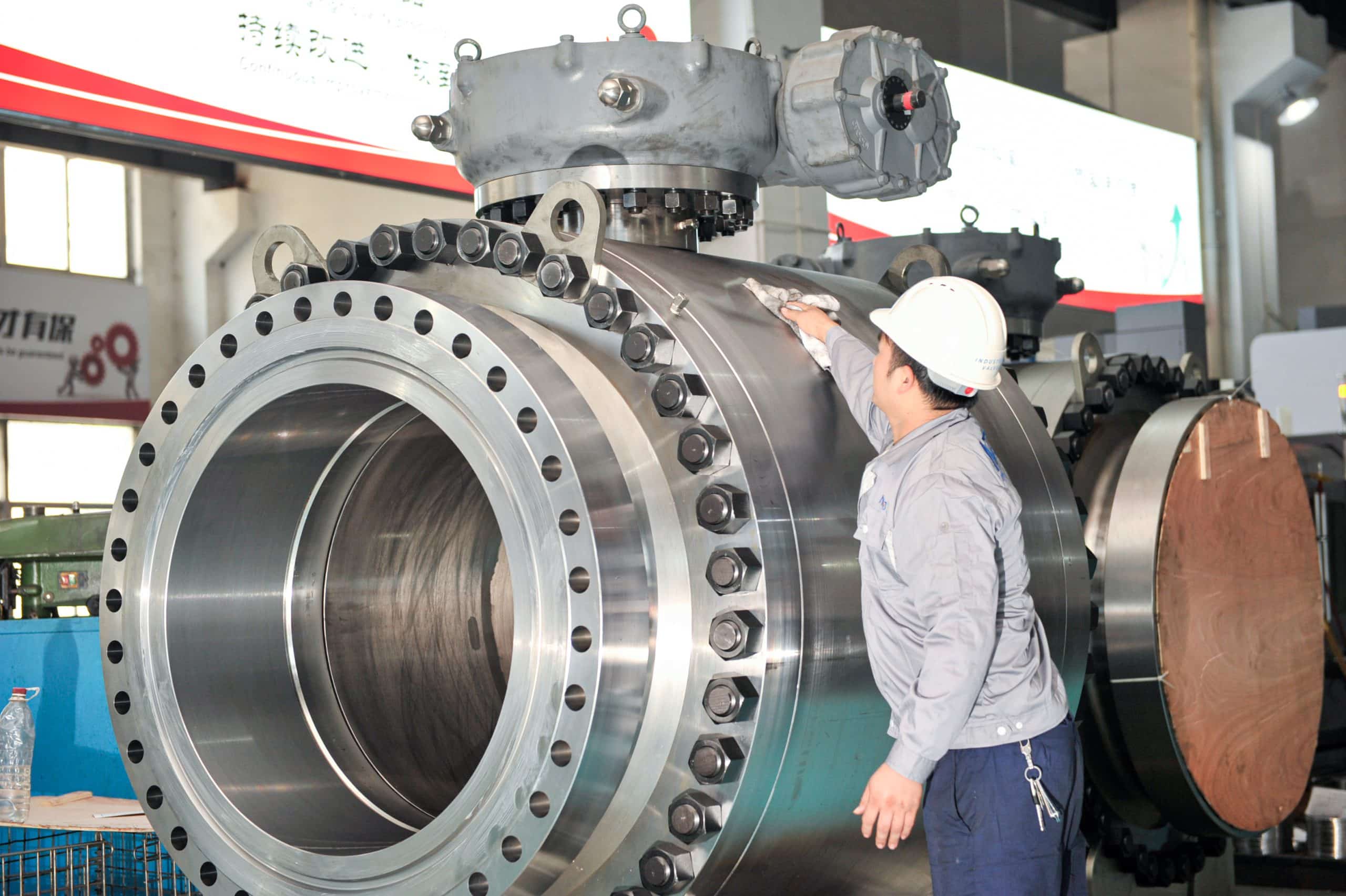 Large diameter industrial valve inspection during manufacturing relevant to valve suppliers in UAE quality evaluation