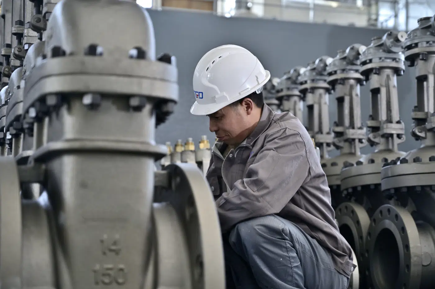 industrial gate valve assembly and inspection process ensuring quality control and compliance