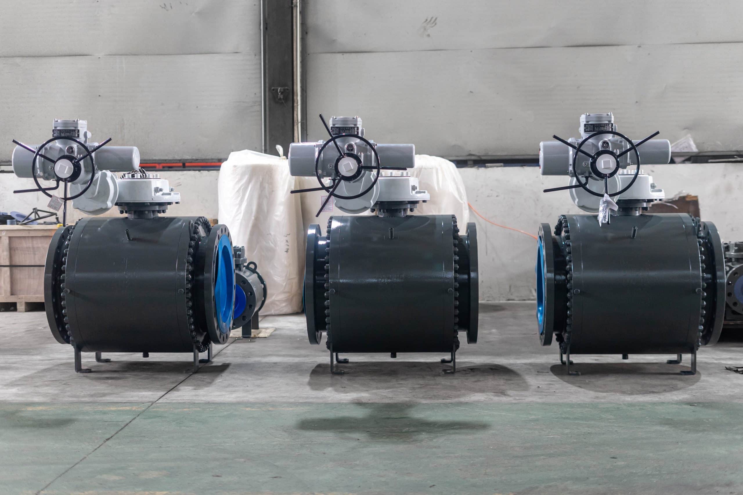 Large diameter trunnion ball valve with actuator used in pipeline transmission showing high pressure isolation design