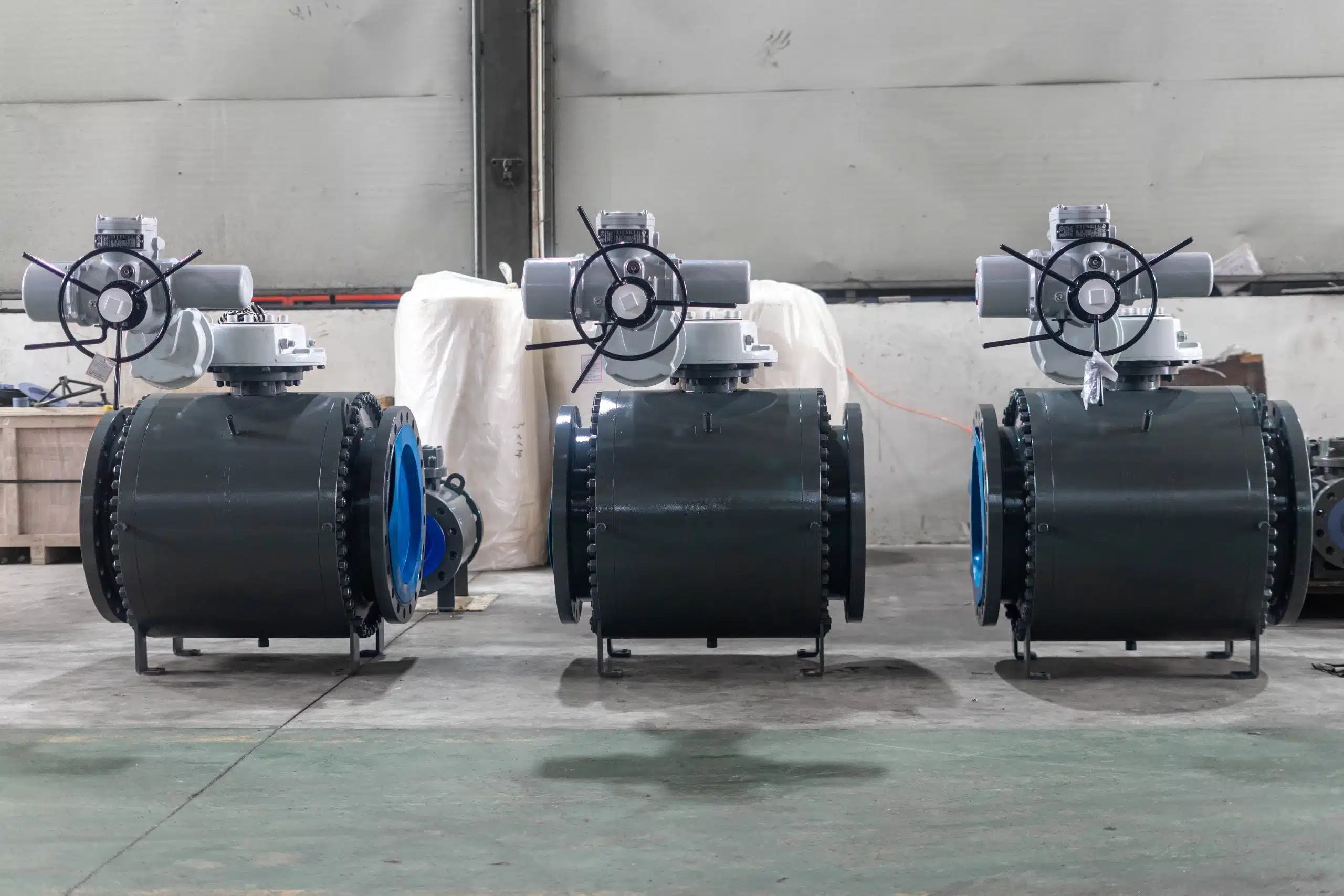 Large diameter trunnion ball valve with actuator used in pipeline transmission showing high pressure isolation design