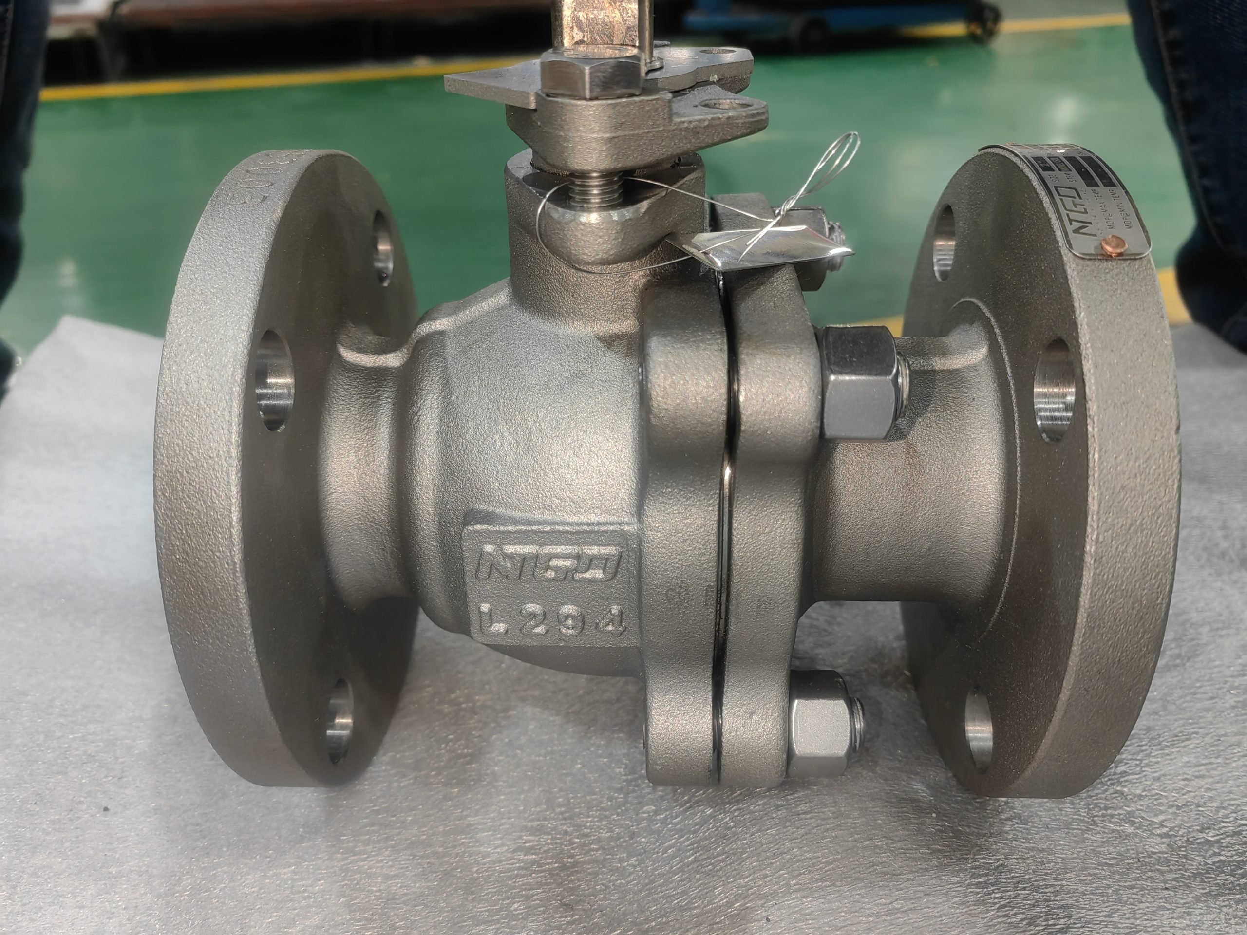 floating ball valve used in high pressure application