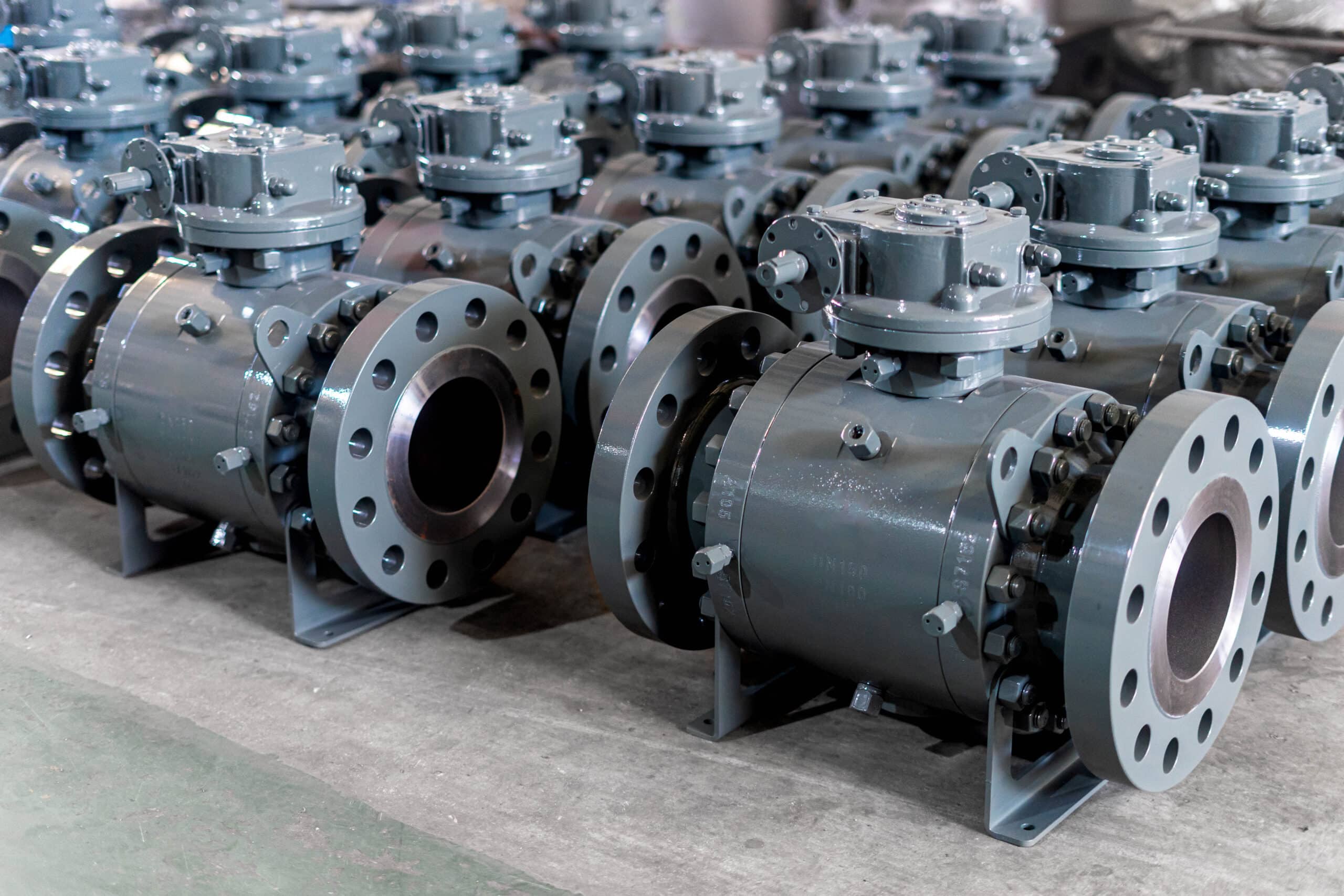 Flanged trunnion ball valves arranged for industrial ball valve selection