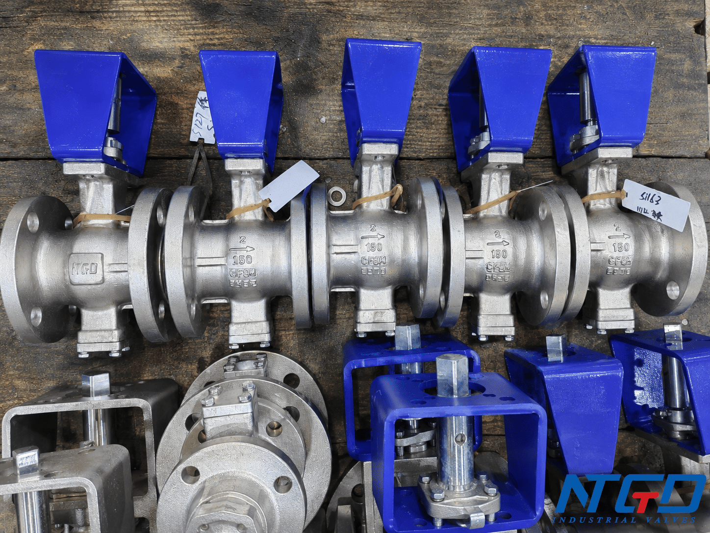 2 inch 150LB CF8M flanged manual V-port ball valves in NTGD workshop
