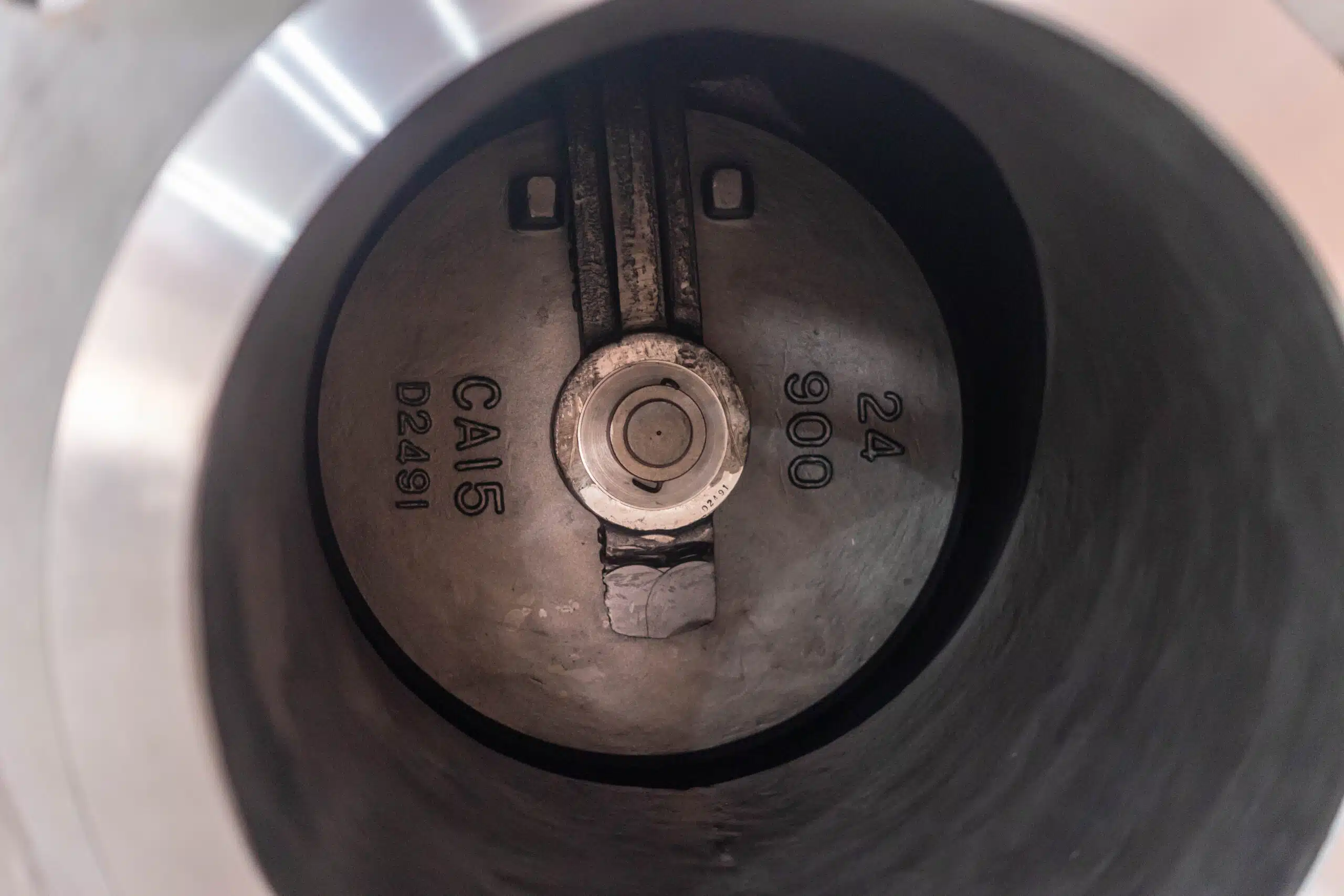 Detalhe do disco interno de uma válvula de retenção de giro CA15 de 24 polegadas e 900LB