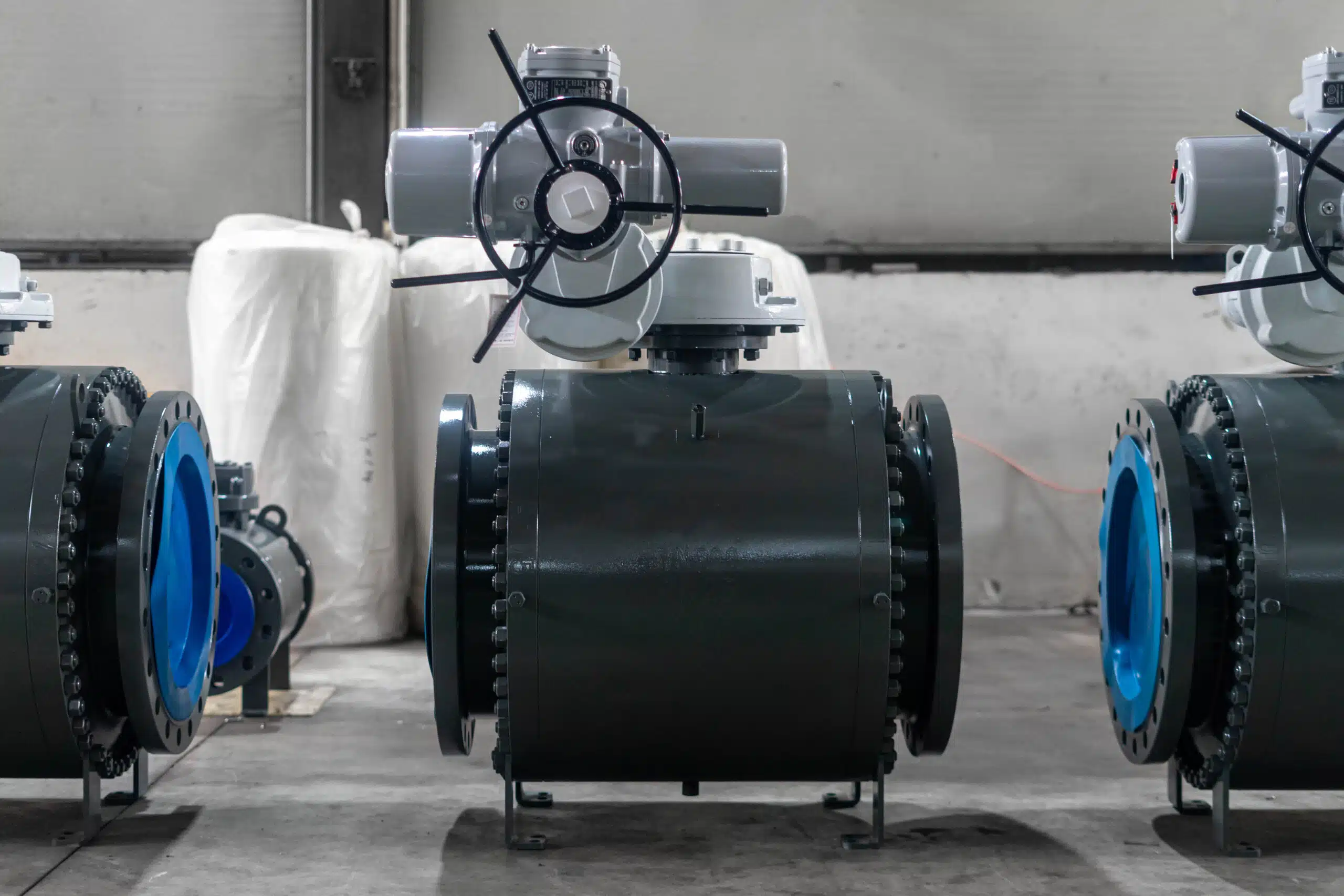 Front view of DN500 PN25 A105 electric actuated three-piece trunnion ball valves prepared for industrial service.