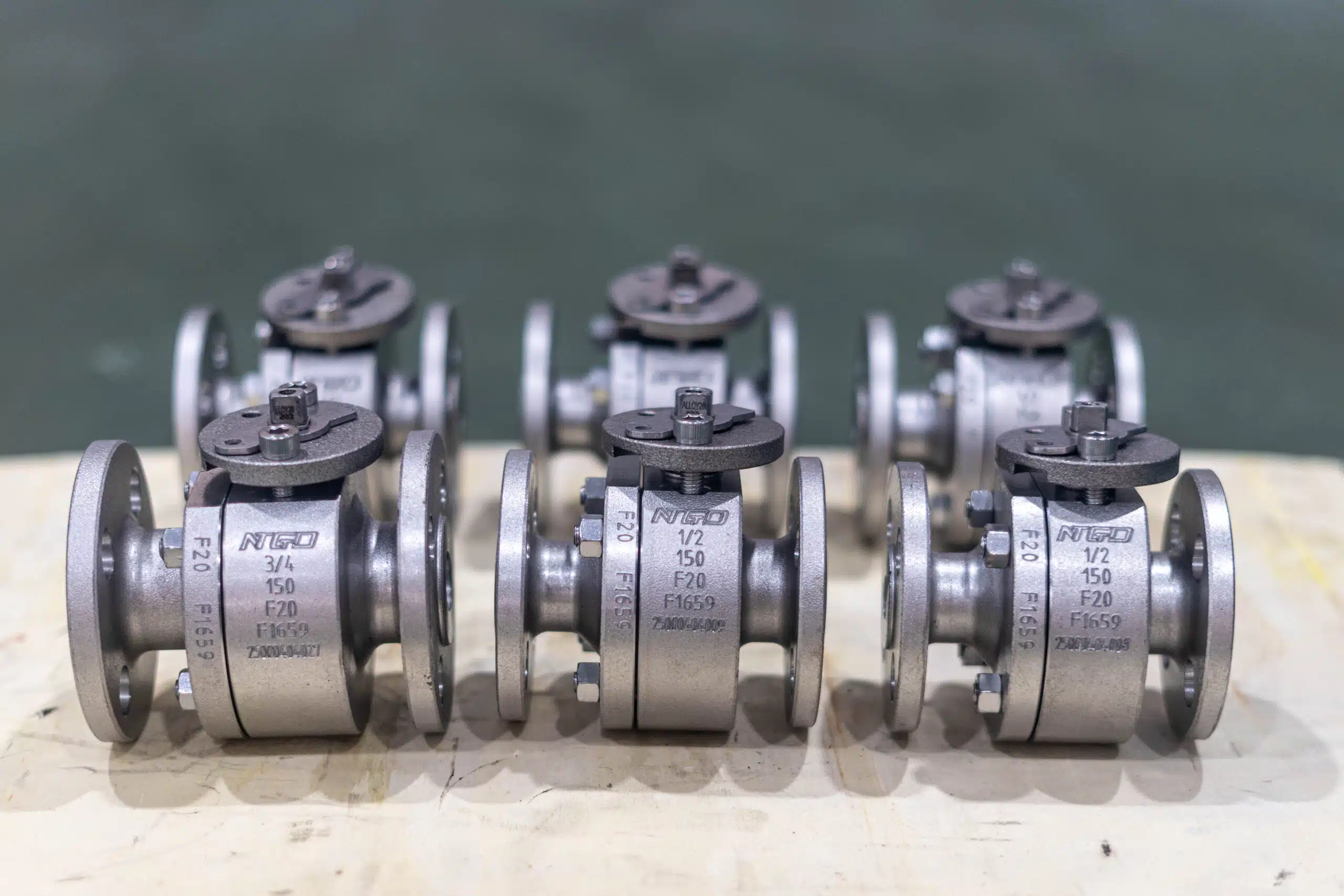 Real NTGD 1/2-inch and 3/4-inch Class 150 flanged floating ball valves.